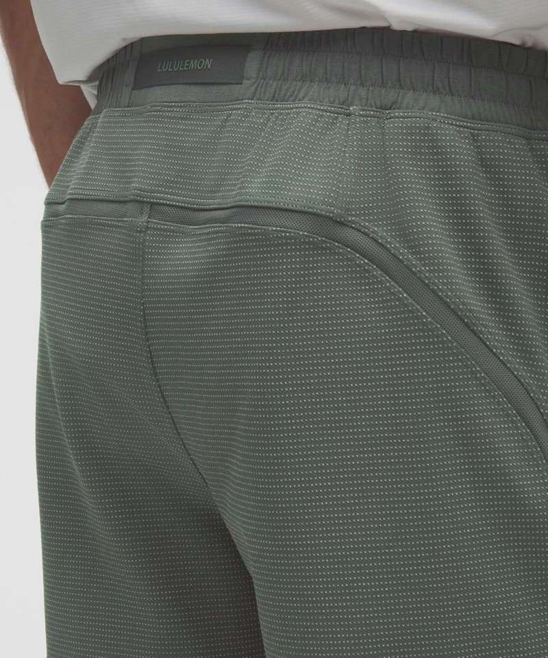 Pace Breaker Reflective Linerless Knit Short 7" 7