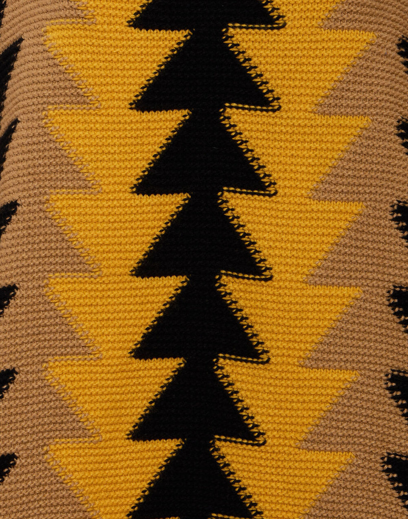 Trine Cape 4