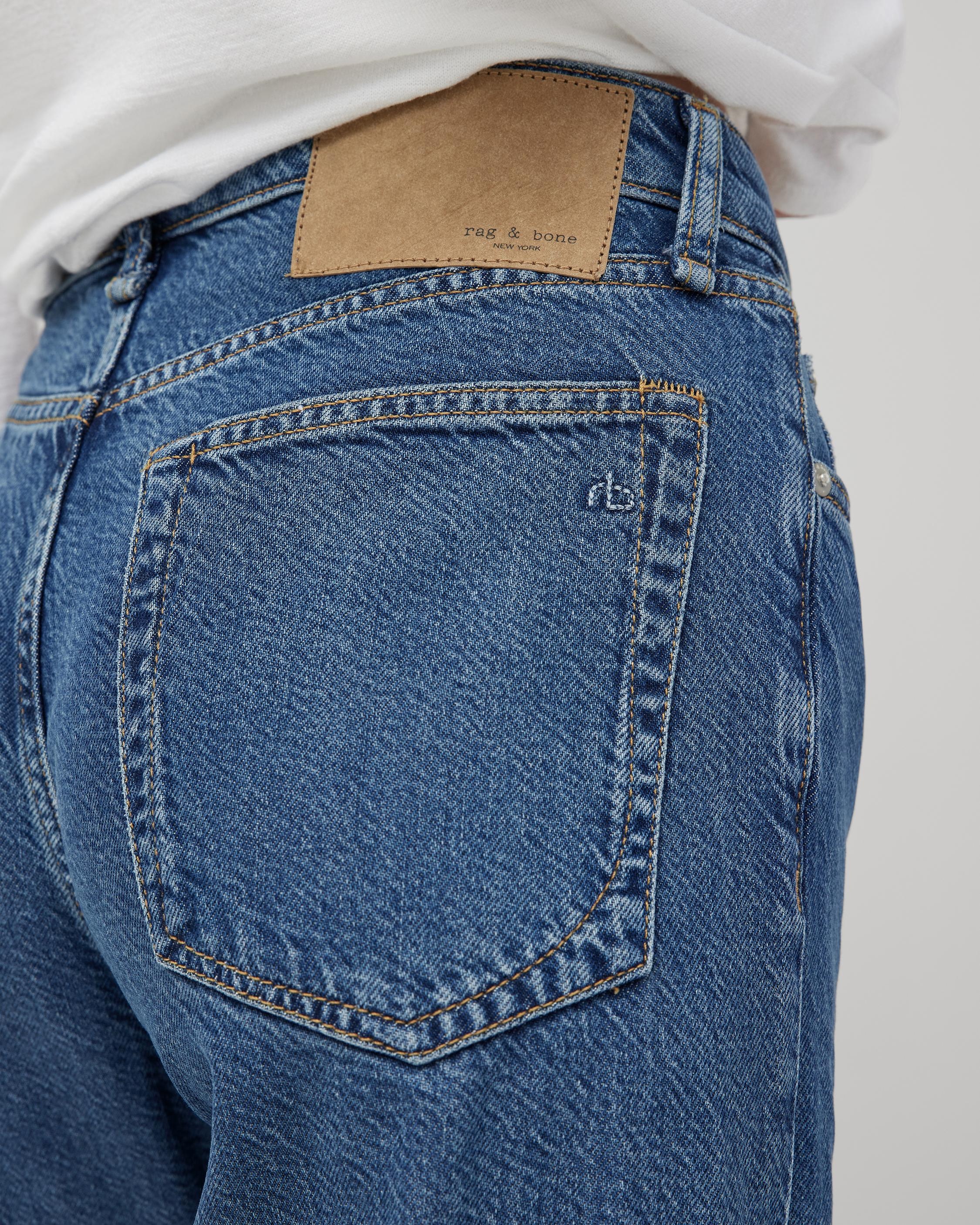 Featherweight Logan Wide-Leg - Lily
Mid-Rise Featherweight Jean - 7