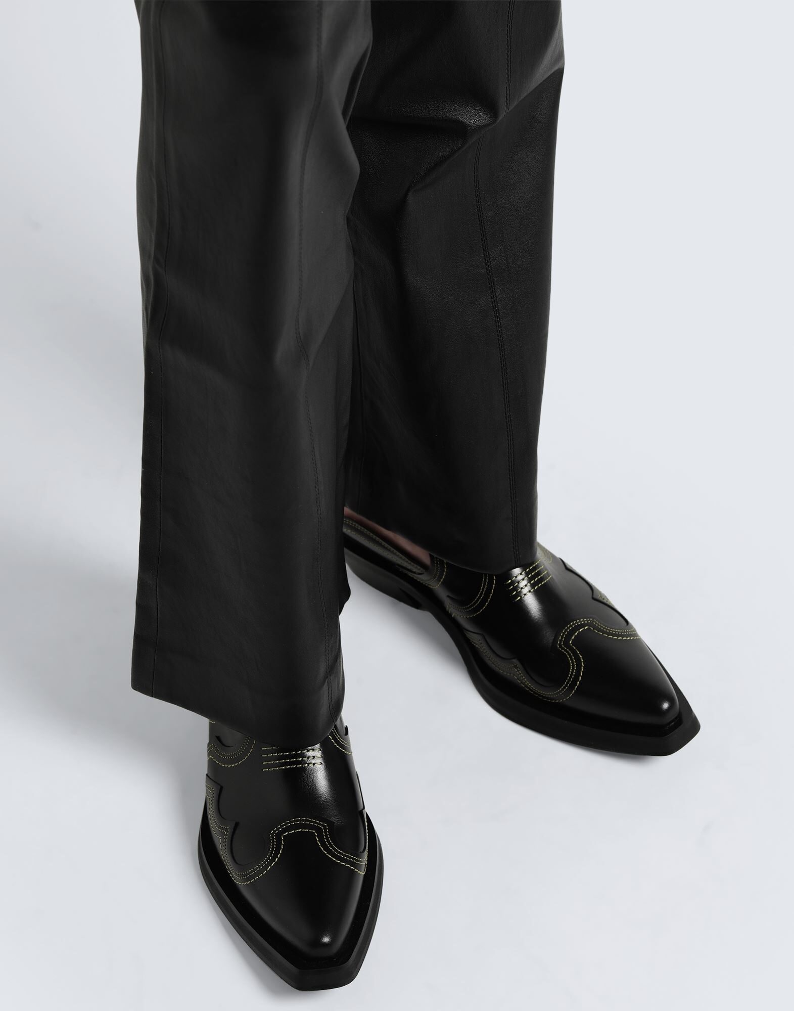 Black Women's Mules And Clogs - 4