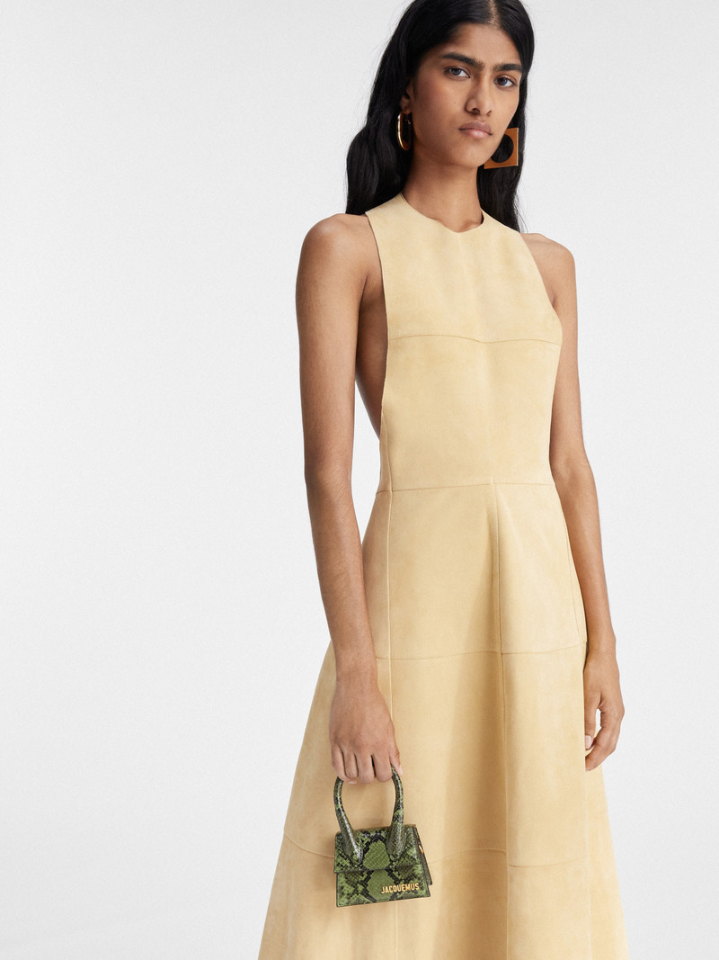 JACQUEMUS Le Chiquito outlook
