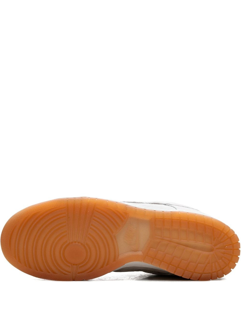 Nike SB Dunk Low Pro B "Pale Ivory" sneakers outlook