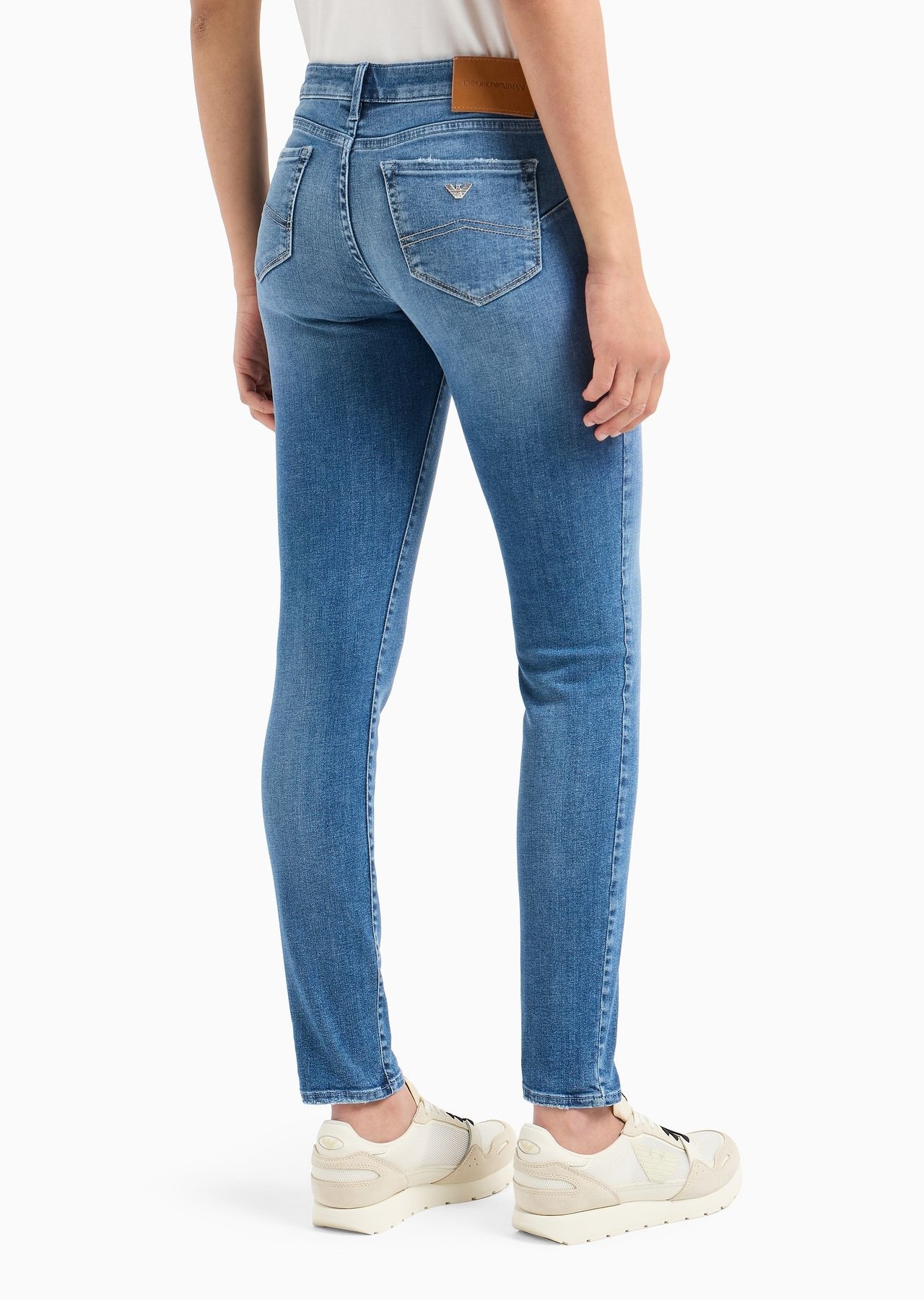 J23 Mid-rise, super-skinny jeans in a worn-look denim - 3