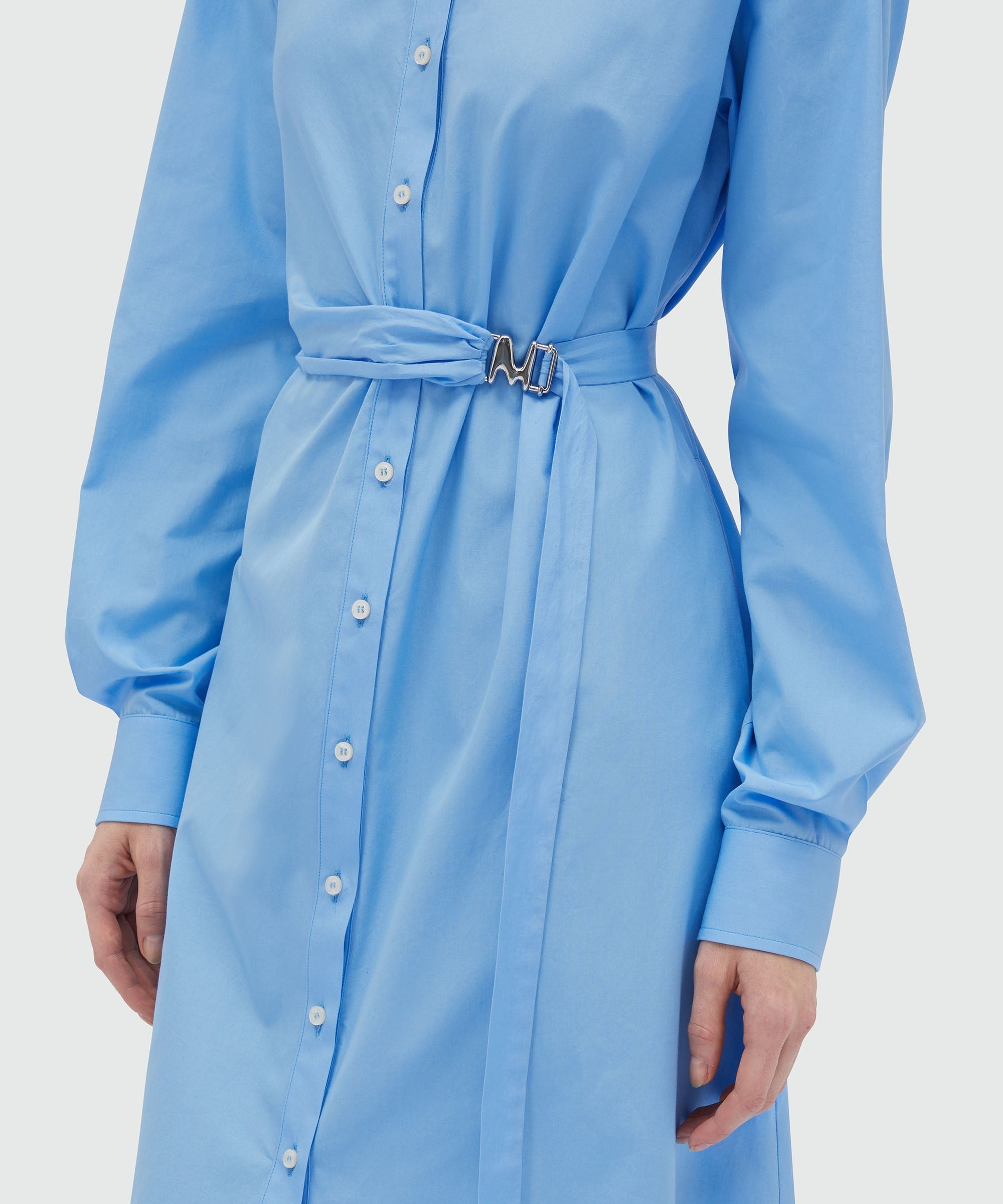 Light blue poplin shirt dress with "TheMwave" buckle - 5