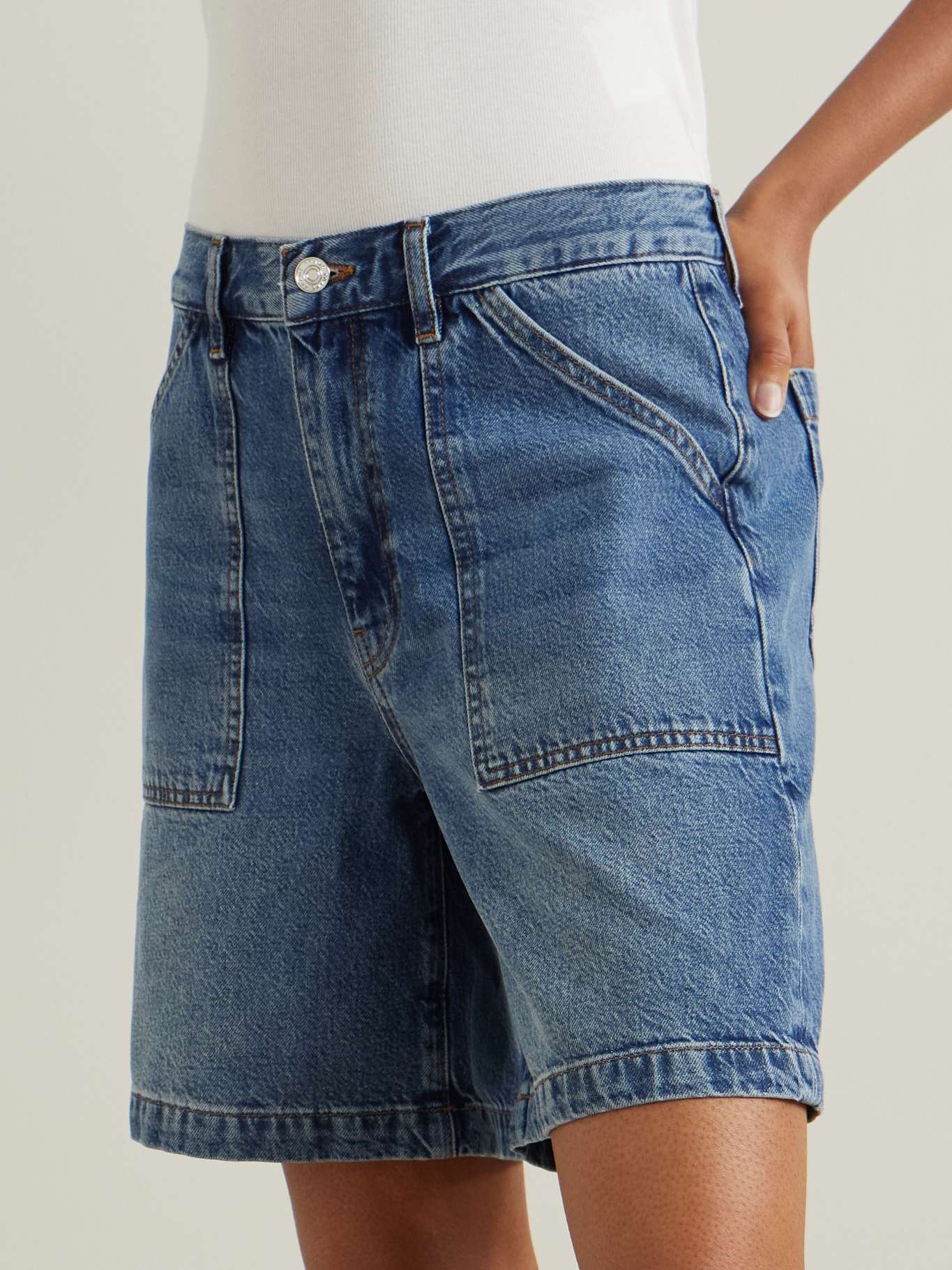 The Utility organic denim shorts Mid denim - 3