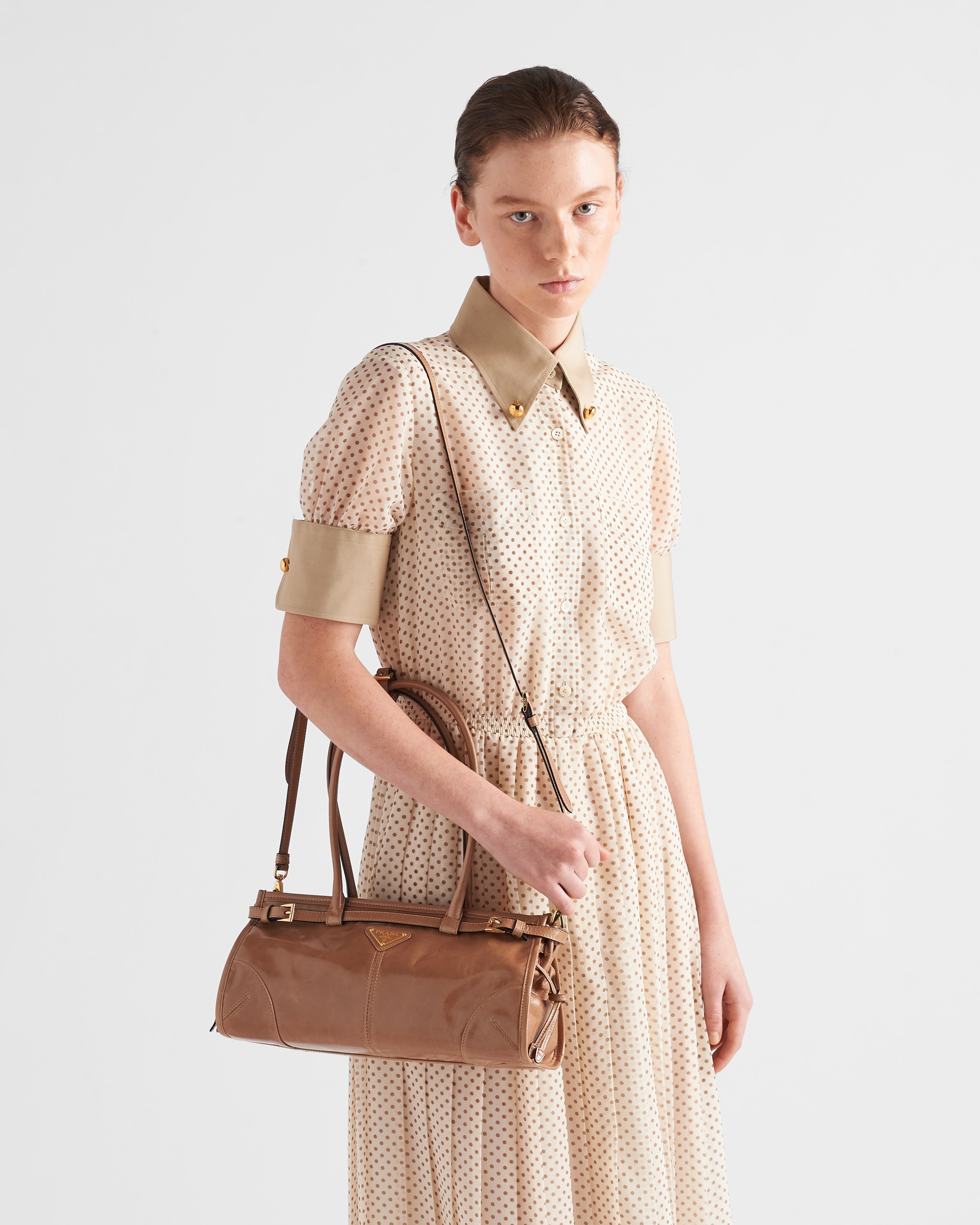 Medium leather handbag - 9