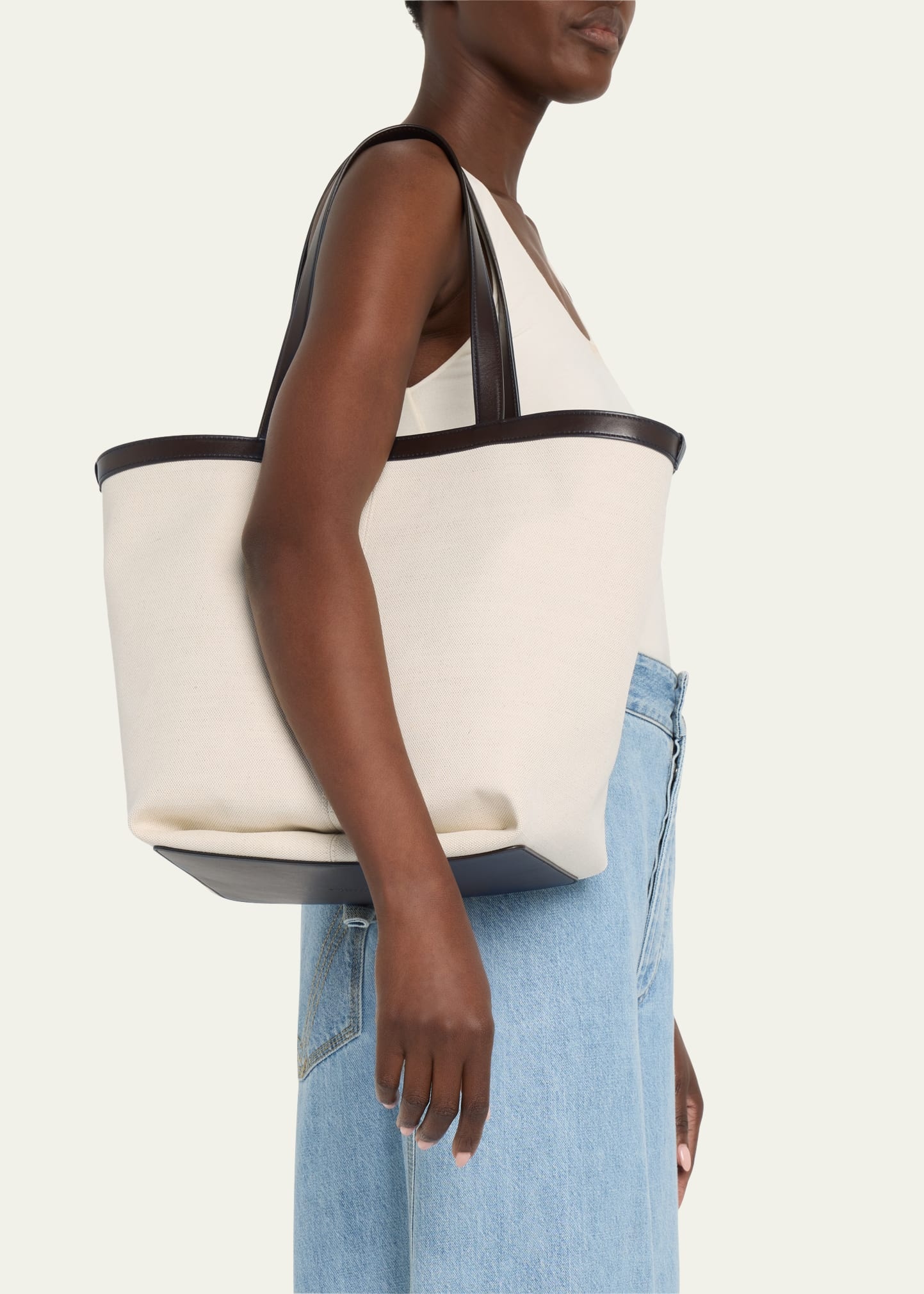 バッグ Bottega Veneta Canvas Tote Bag Leather BOTTEGA VENETA（ボッテガヴェネタ）の「Bottega Veneta - Quad