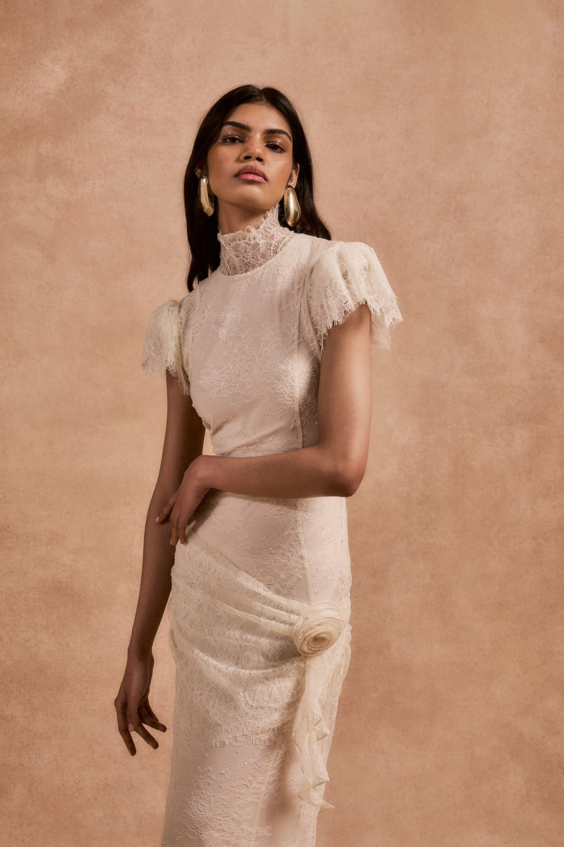 De La Vali SILENTIUM MAXI DRESS IN IVORY LACE outlook
