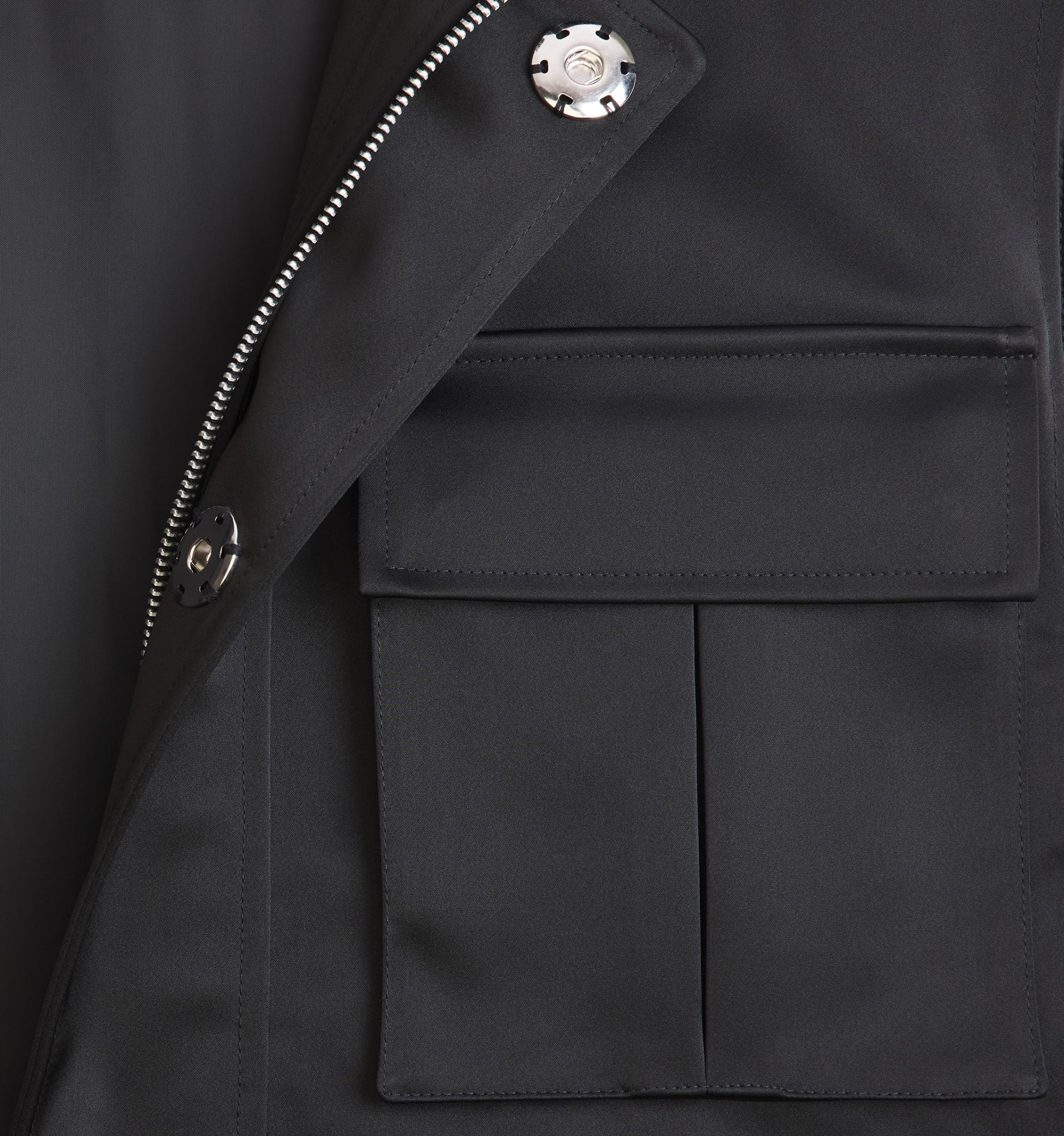 Sleeveless Jacket With Patch Pockets - 4