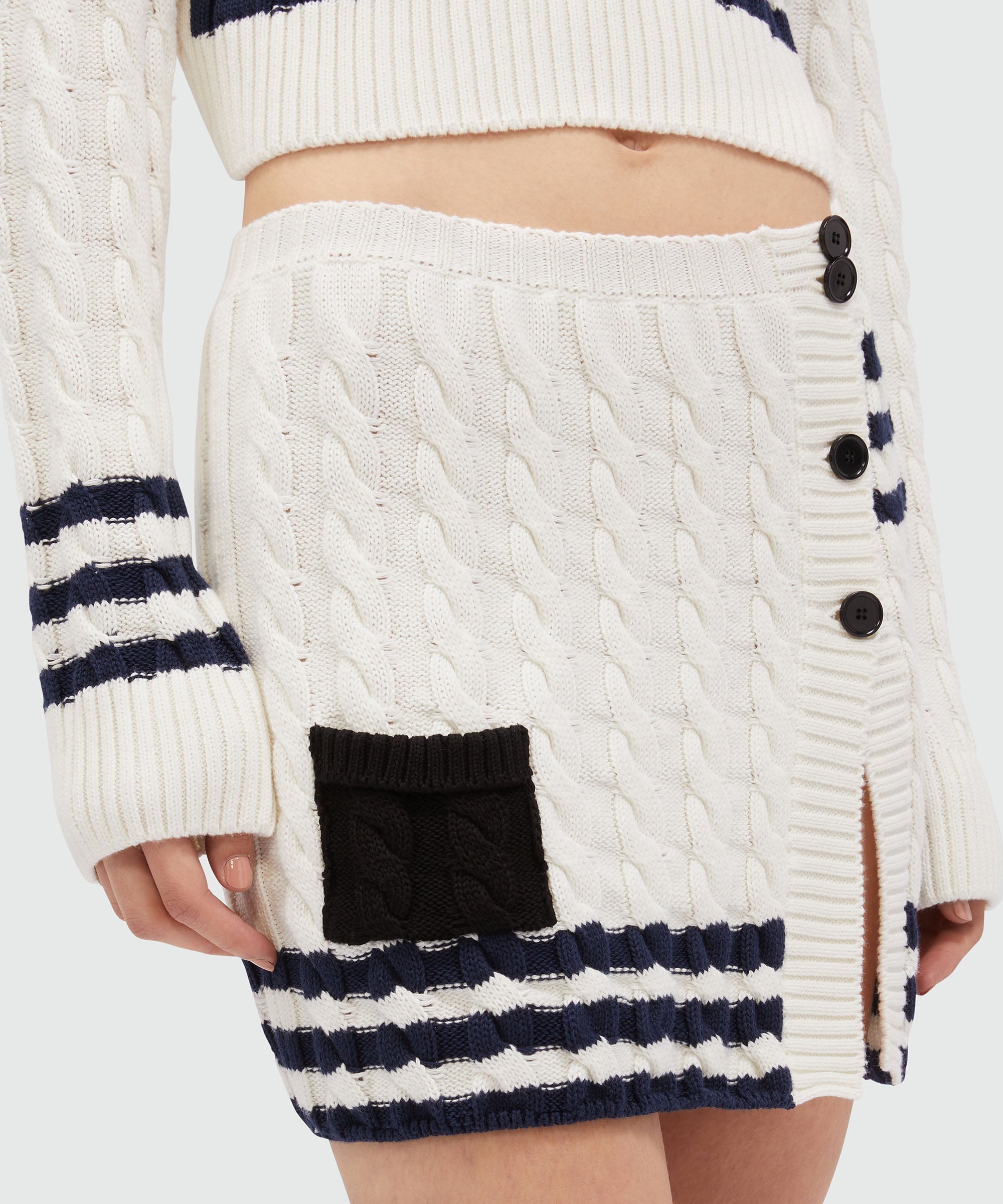 Short cable knit skirt with striped pattern - 5