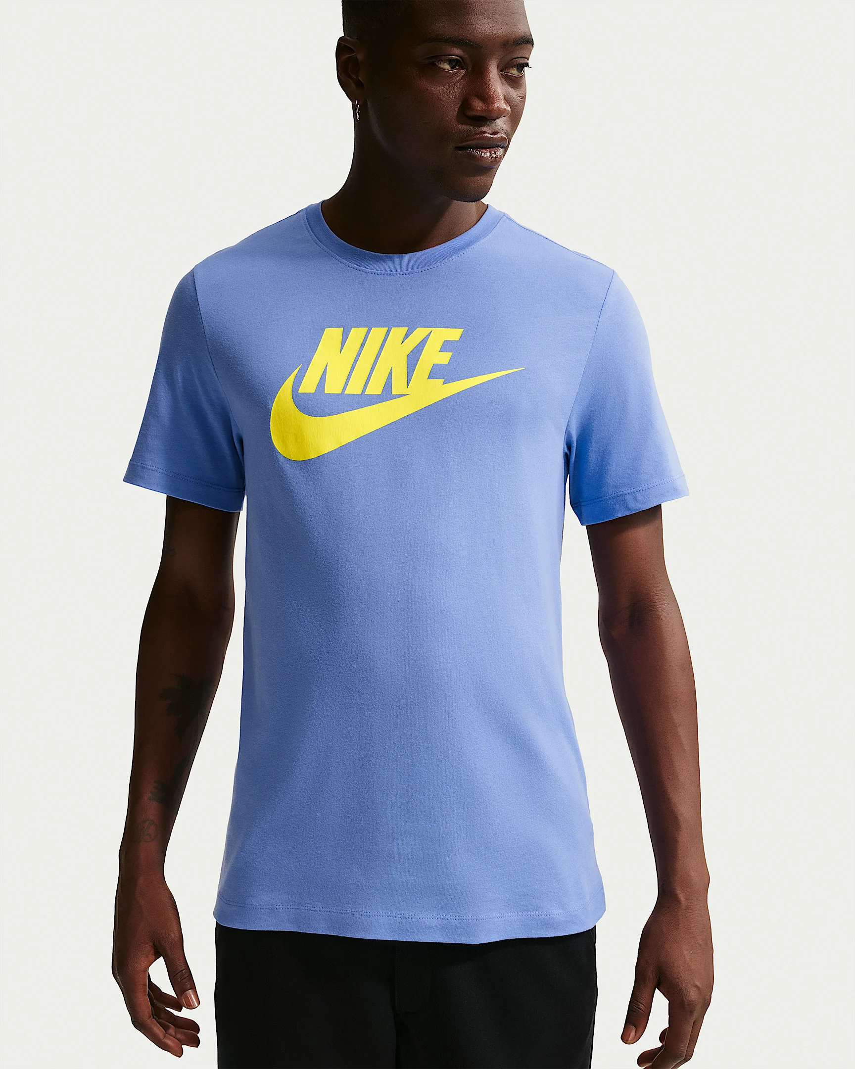 Nike Sportswear Men's T-Shirt - 1