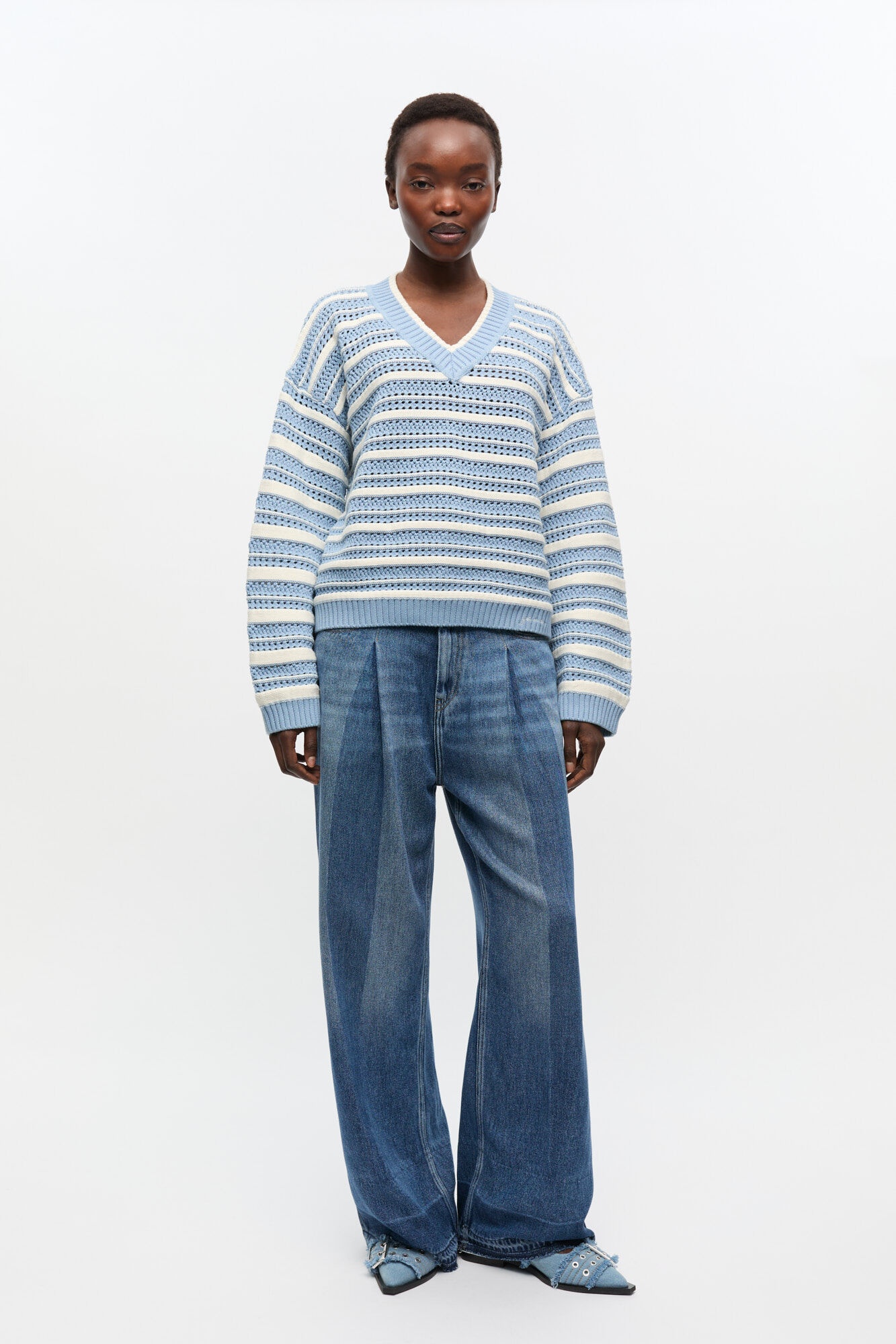 BLUE STRIPED COTTON V-NECK SWEATER - 3
