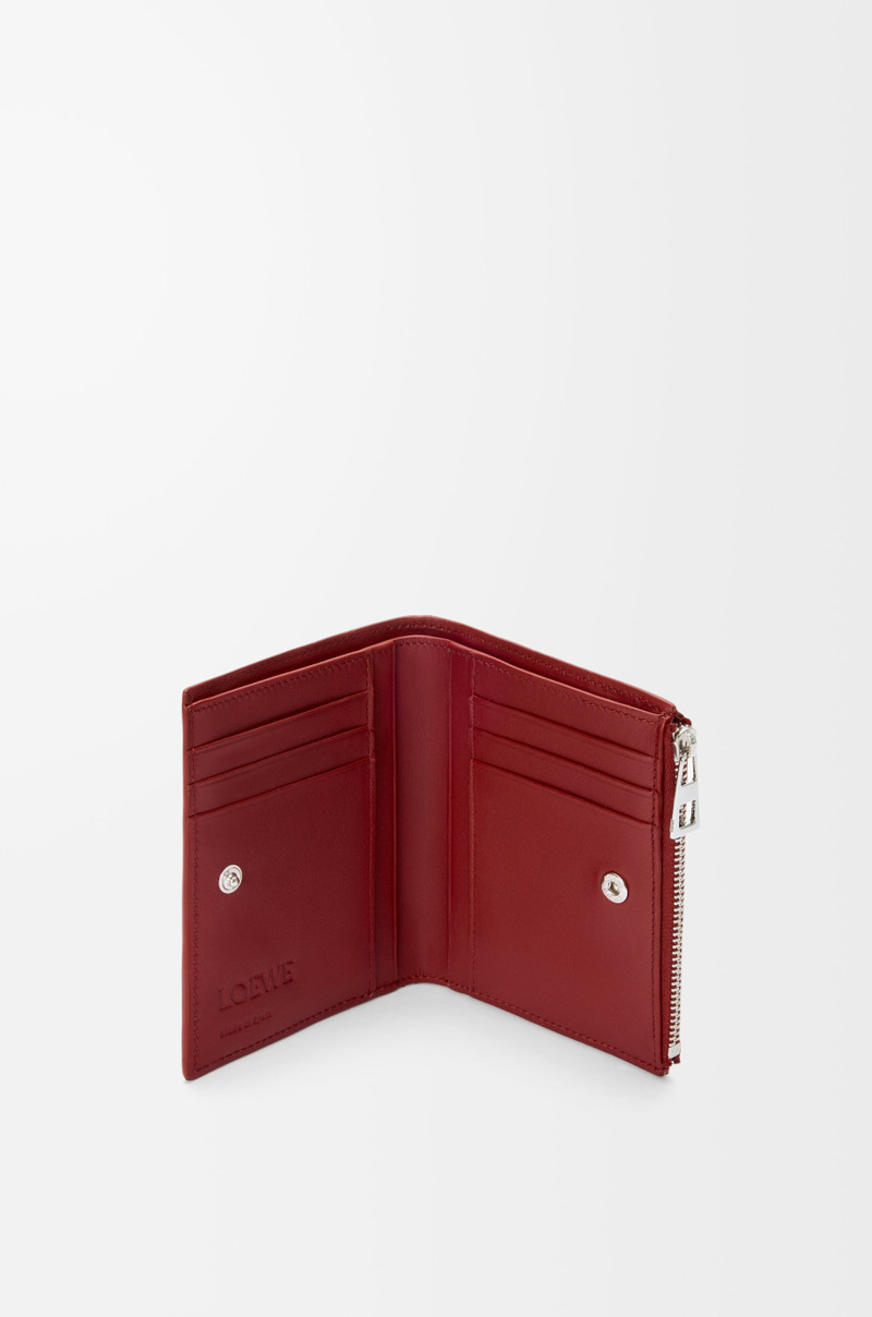 Loewe Slim compact wallet in classic calfskin outlook