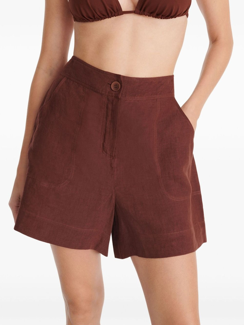 Correct high-waisted shorts 4