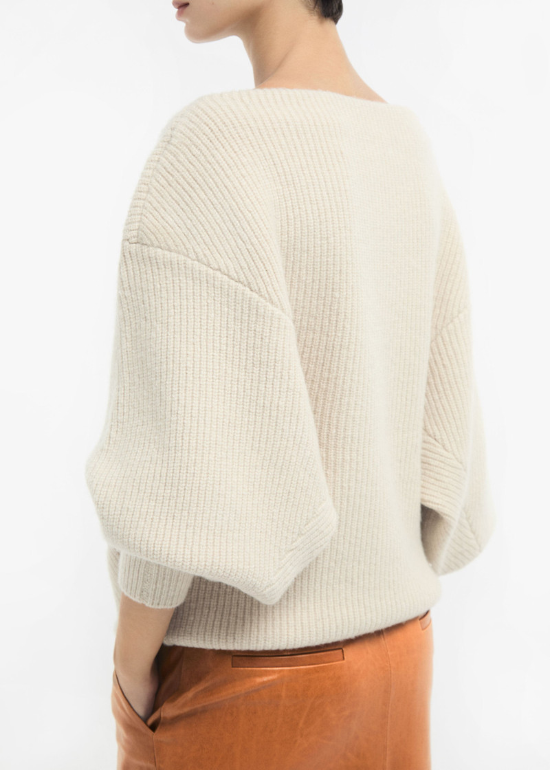 Oversized Boatneck Sweater in Wool Cashmere 4