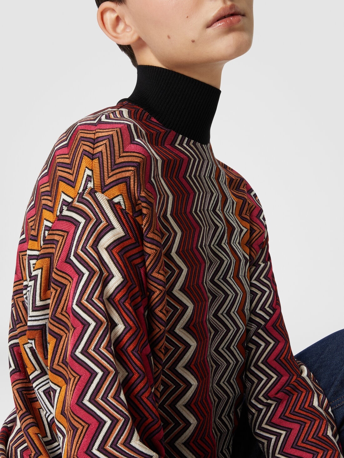 High-neck pullover in viscose and zigzag wool - 4