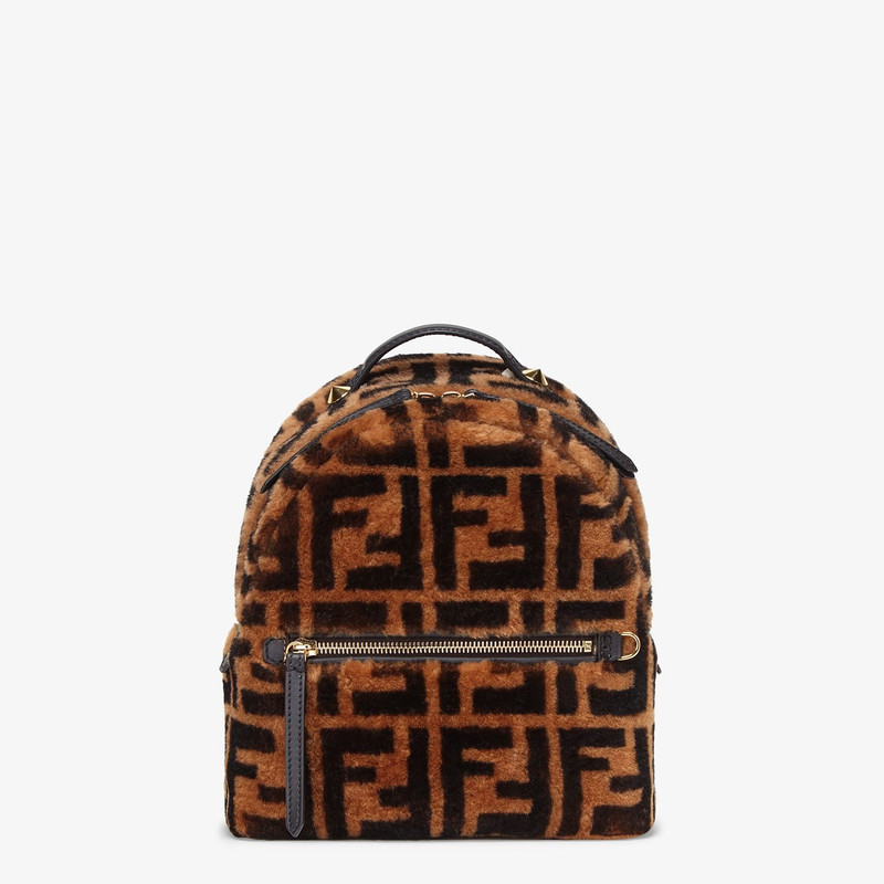 Small backpack in brown sheepskin 1