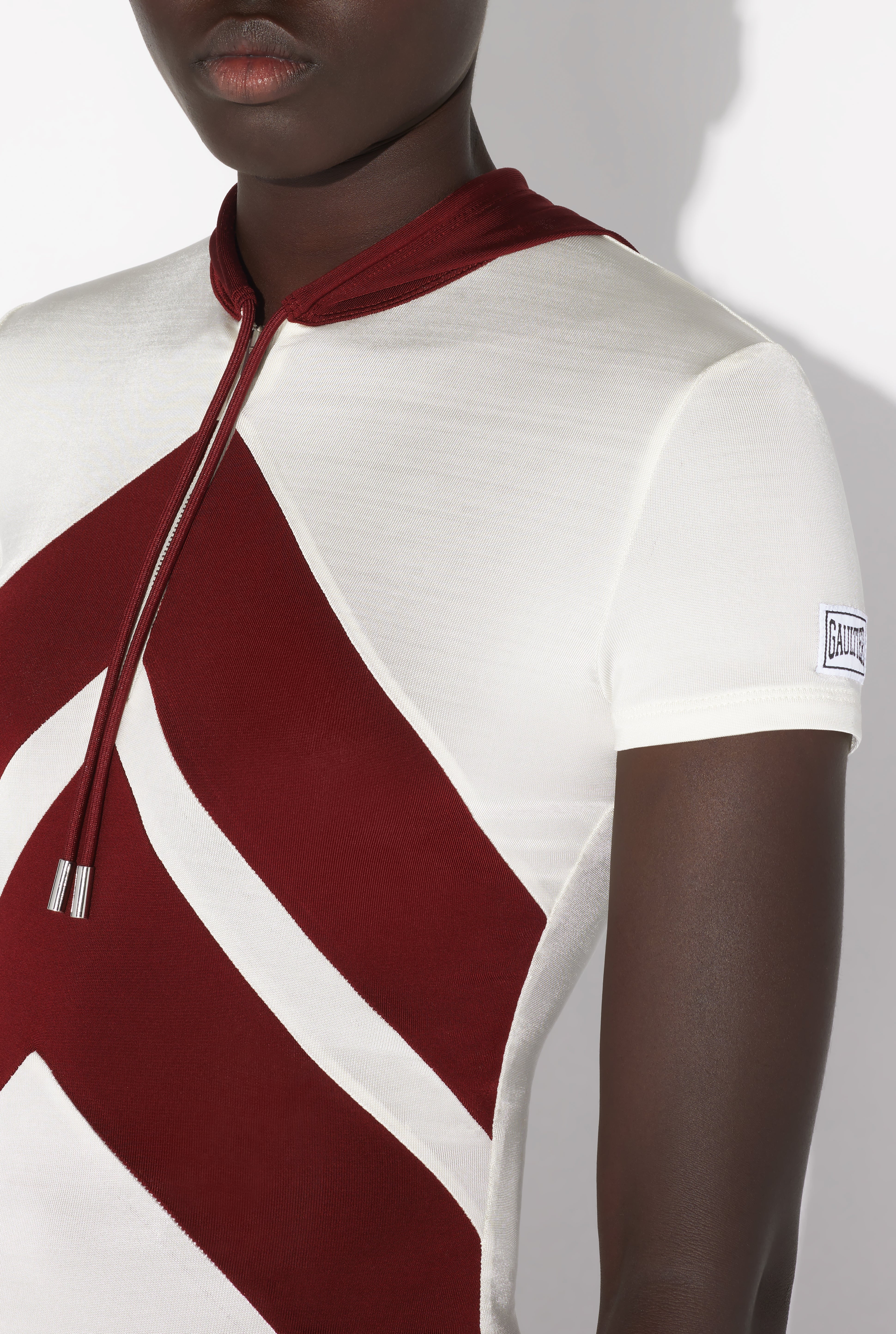 THE WHITE T-SHIRT WITH CHEVRONS - 5