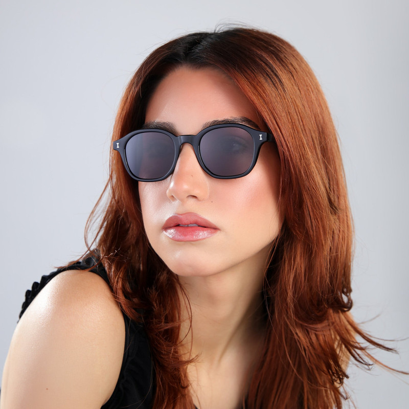 illesteva William Sunglasses outlook