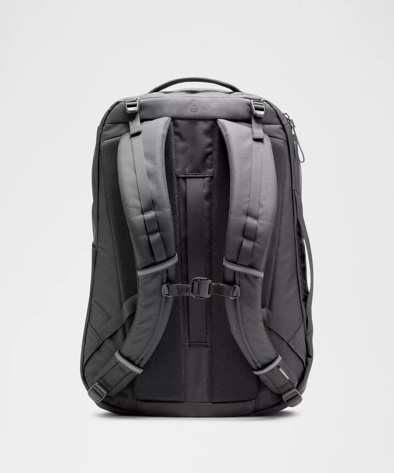 Triple-Zip Backpack 28L *Tech Canvas 3