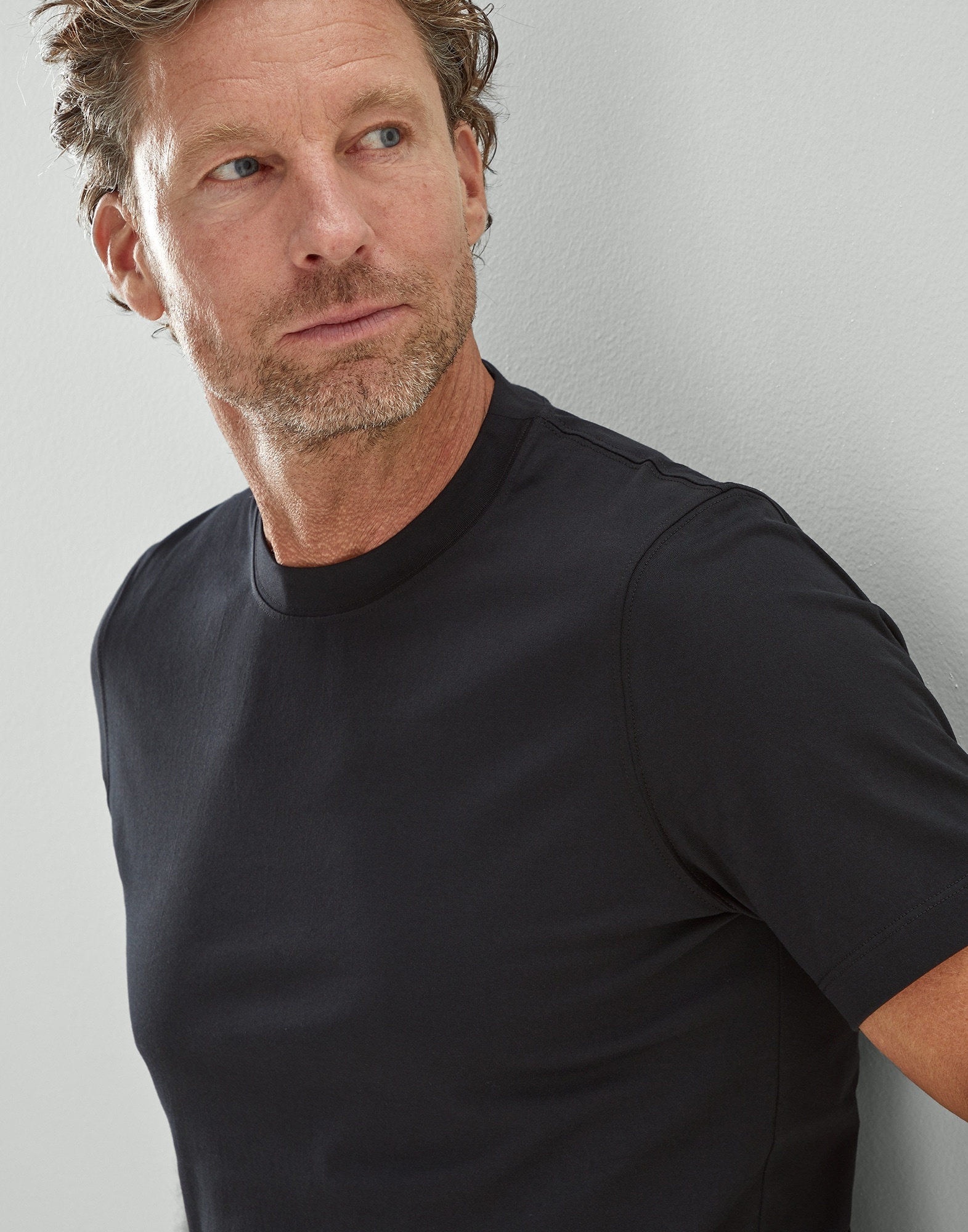 Cotton jersey round neck slim fit T-shirt - 3