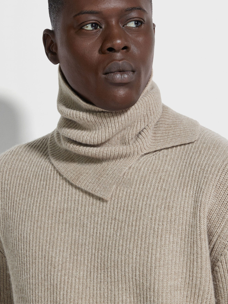 LIGHT TAUPE OASI CASHMERE NECK WARMER 3