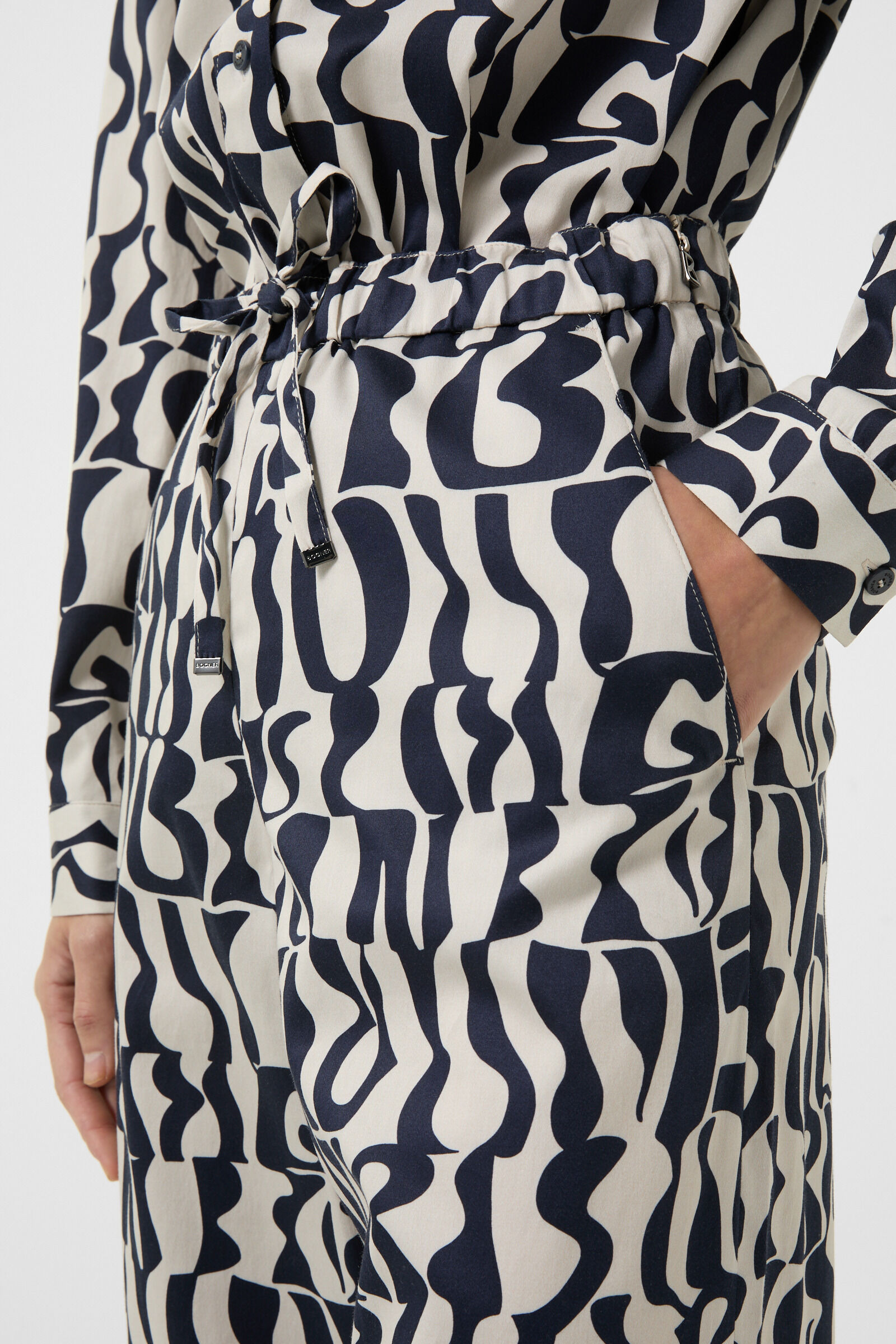 Marlene trousers Donya in Navy blue/ecru - 5