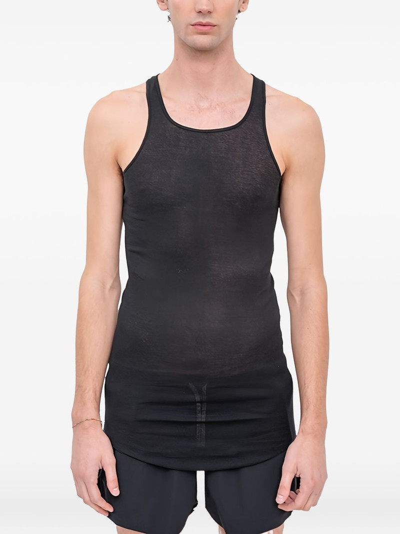 black tank top 1