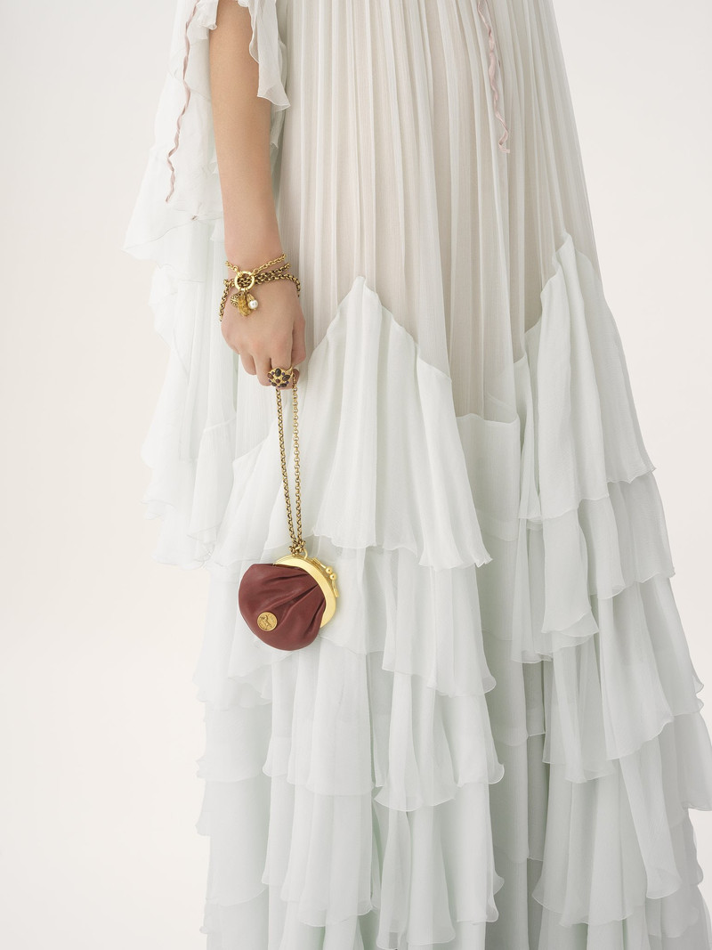 Chloé MICRO HORSE MEDAL COIN PURSE NECKLACE IN GRAINED LEATHER outlook