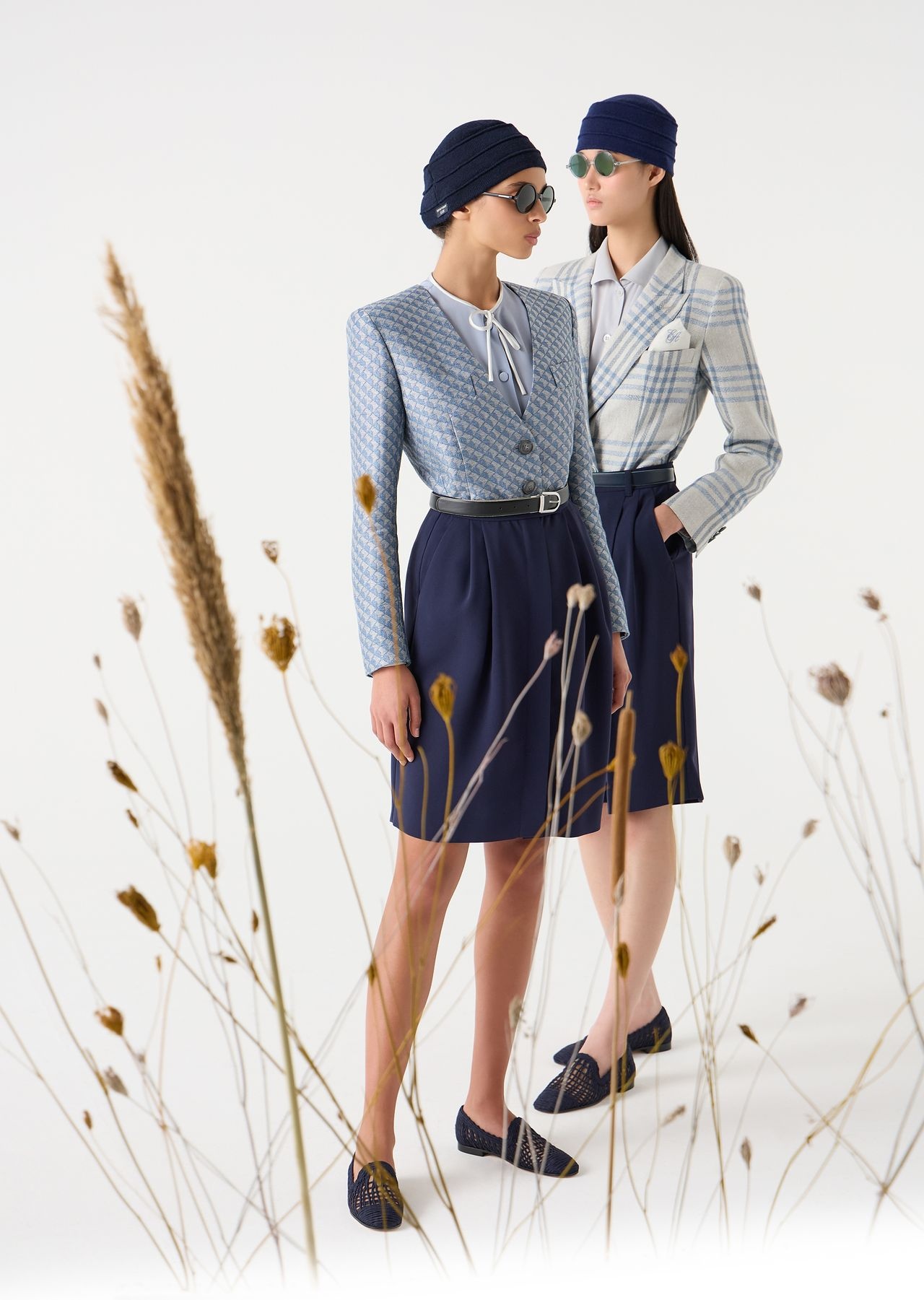 Icon double-breasted linen blazer with a jacquard check motif - 6