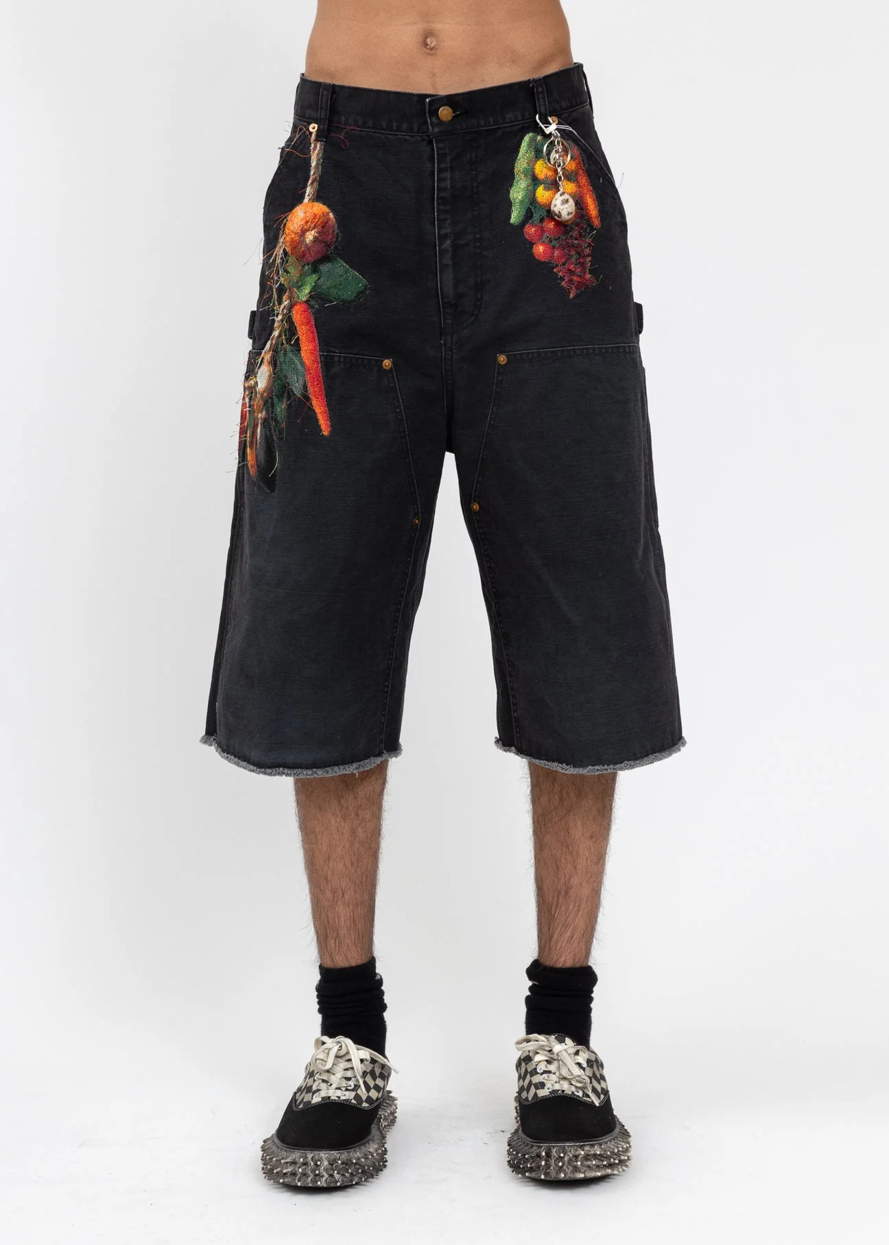 Black Vegetable Embroidery Cut-Off Pants - 1