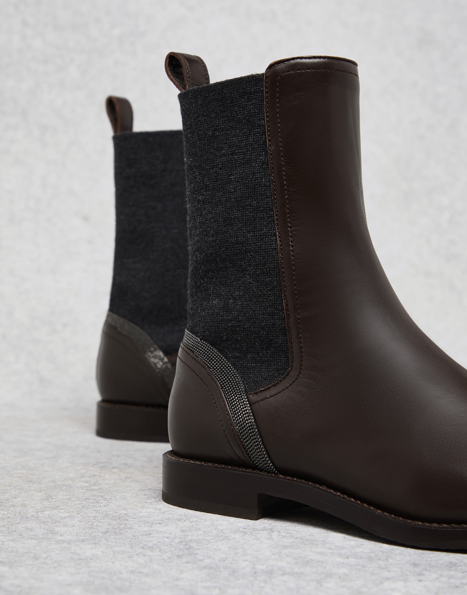 Soft nappa leather Chelsea boots with shiny contour - 3