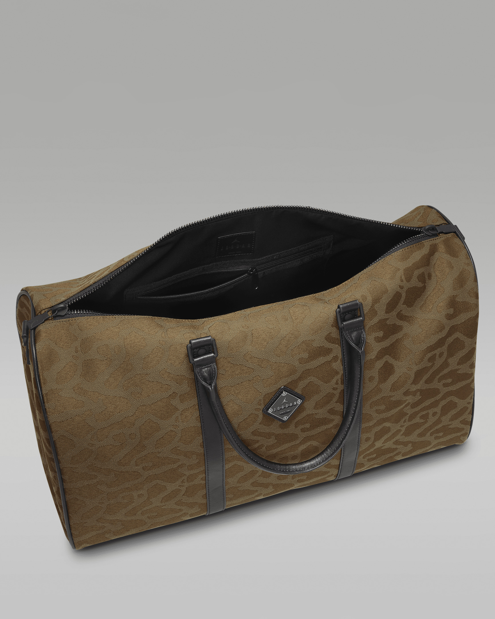 バッグ Jordan Icon Duffle Bag Jordan Icon Duffle Bag (25L). Nike.com