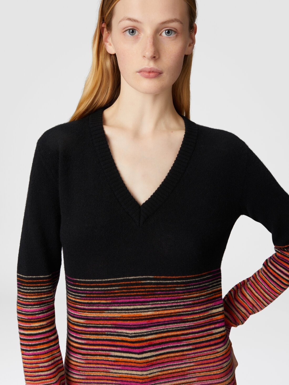 Dégradé slub cashmere sweater with V-neck - 5
