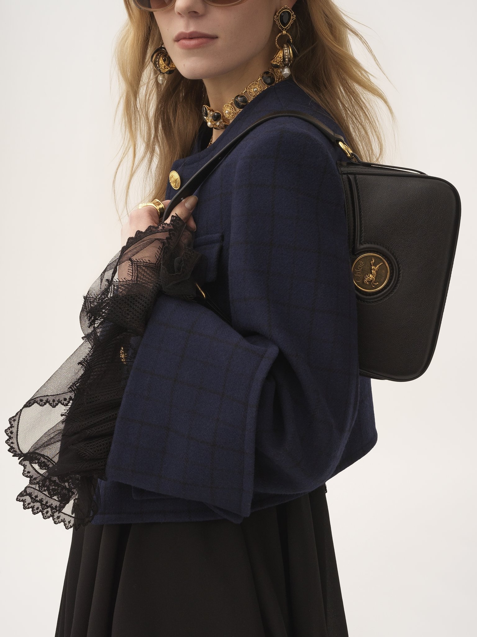 HORSE MEDAL SHOULDER BAG IN GRAINED LEATHER - 2