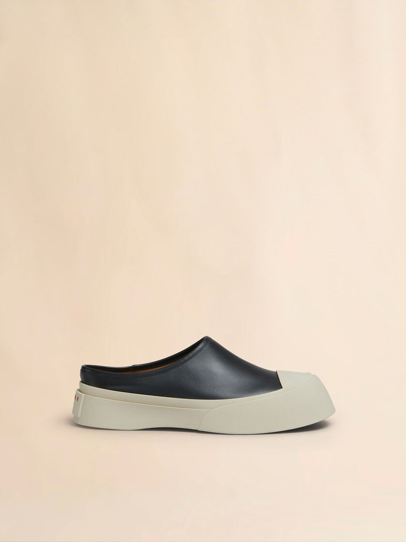 BLACK LEATHER PABLO SABOT 1