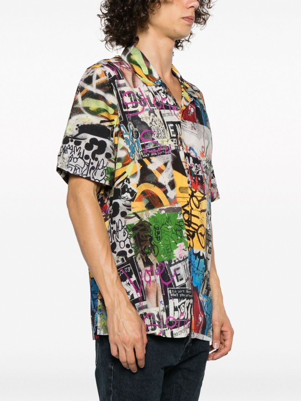 Kulture Resort graphic-print shirt - 3