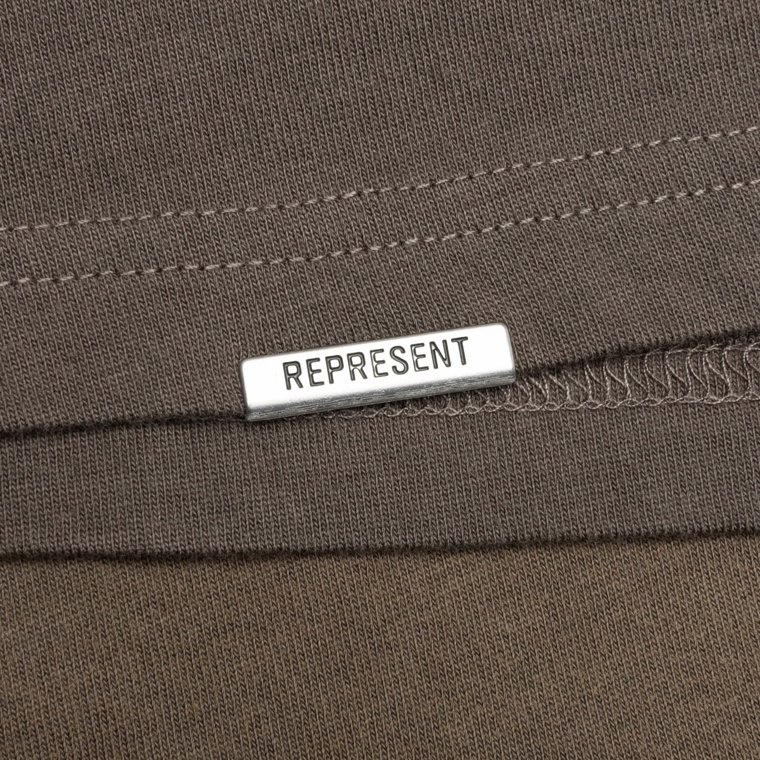 CREST T-SHIRT - DARK TAUPE - 4