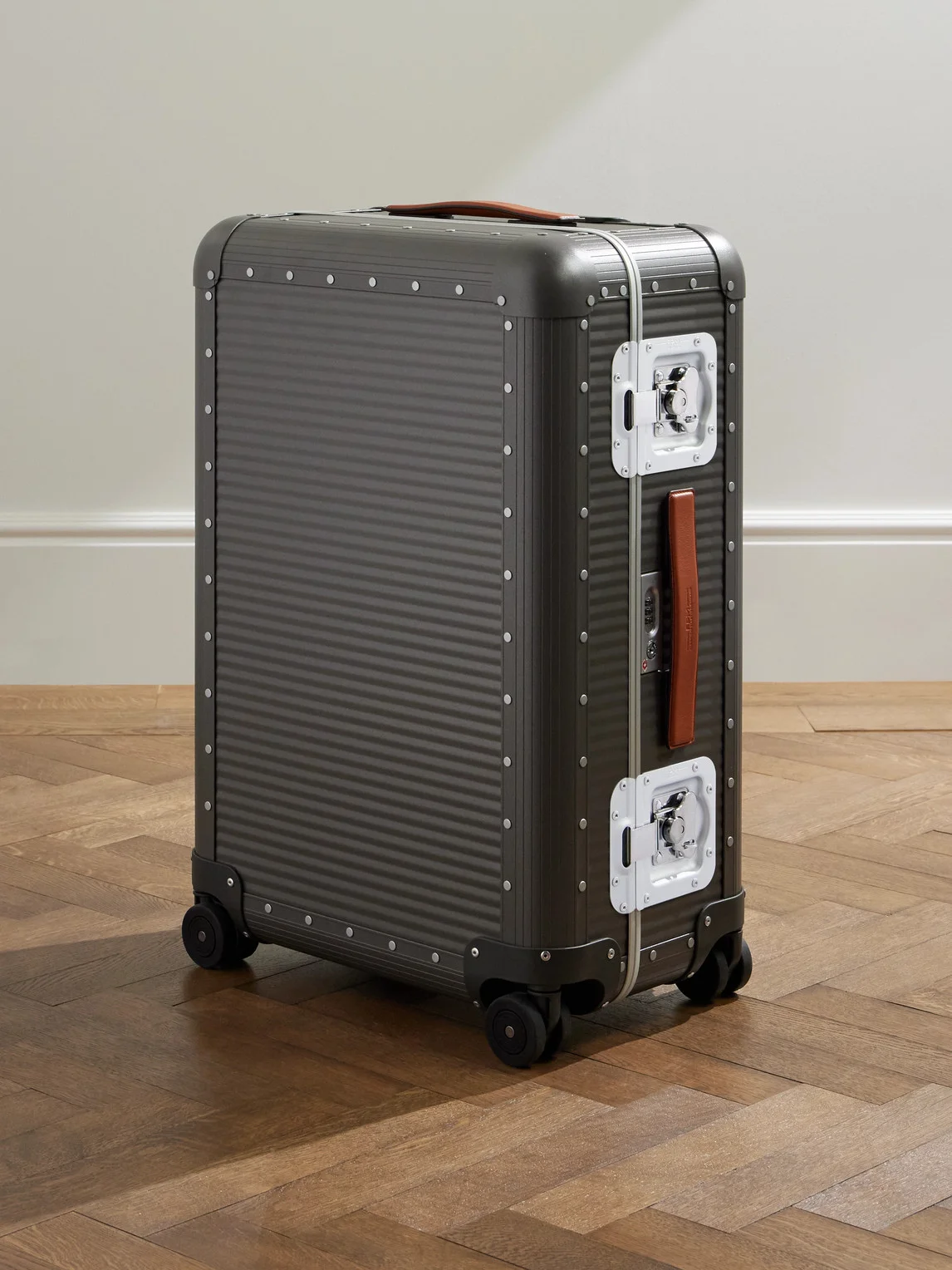 Bank Spinner 68cm Leather-Trimmed Aluminium Suitcase - 1
