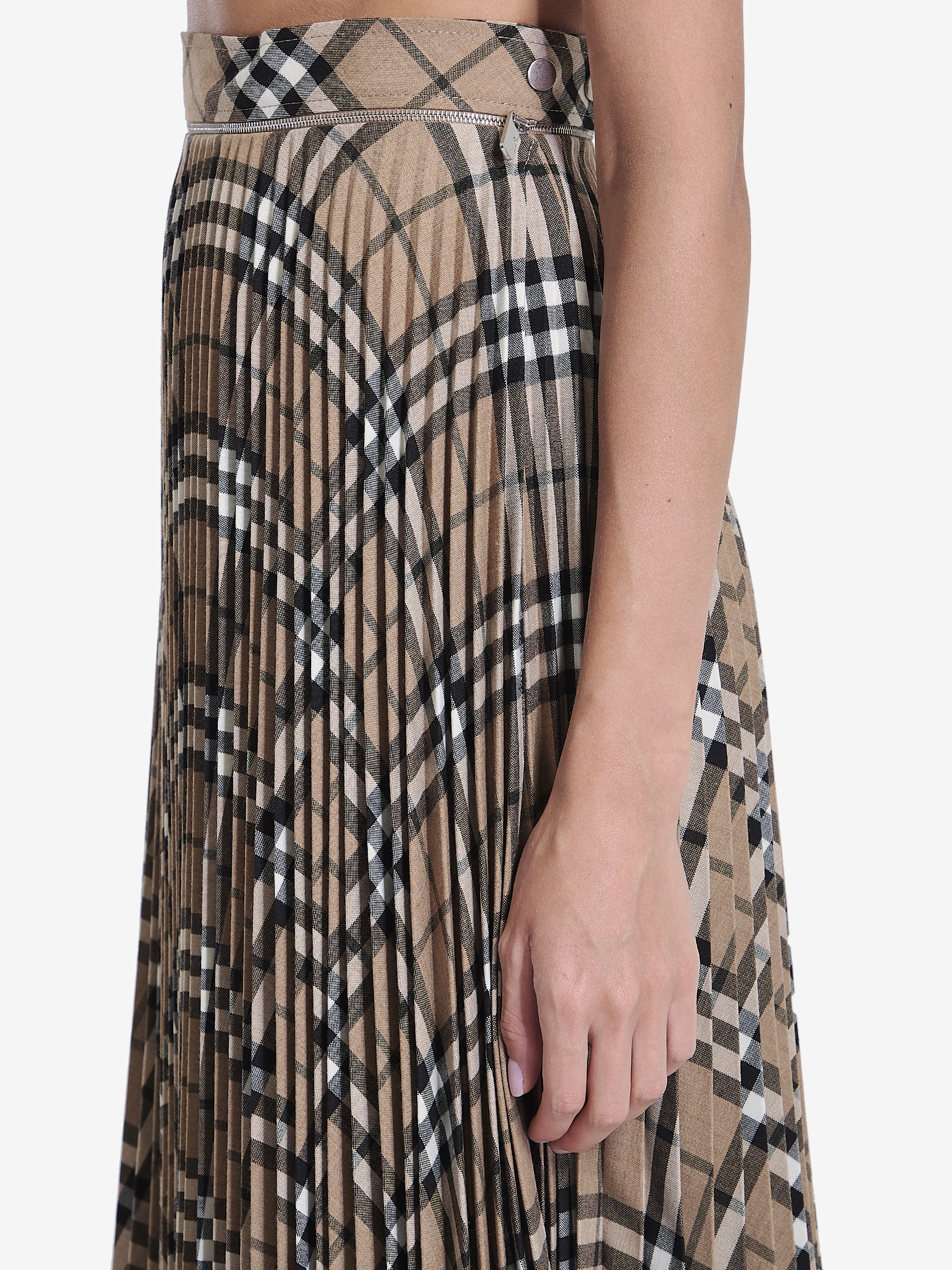 スカート Burberry check pleated skirt Huntessa-Session-07_2024-