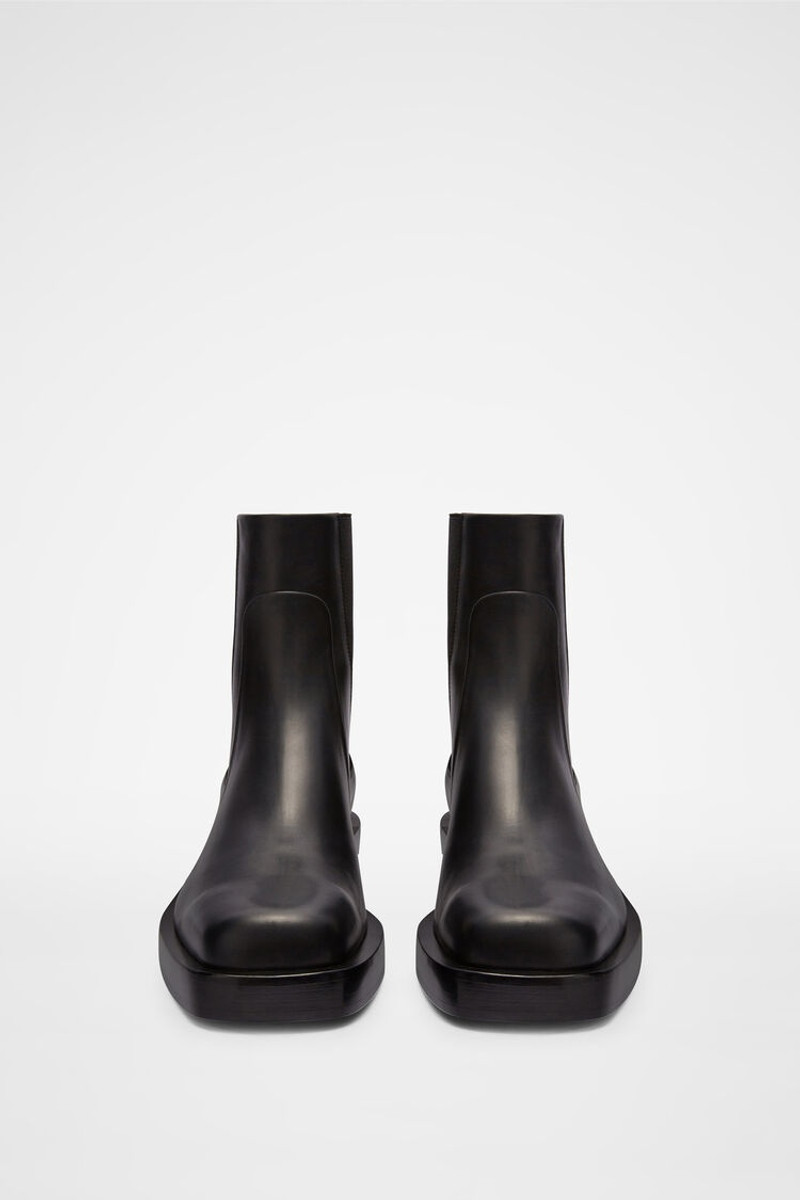 Jil Sander Chelsea Boots outlook