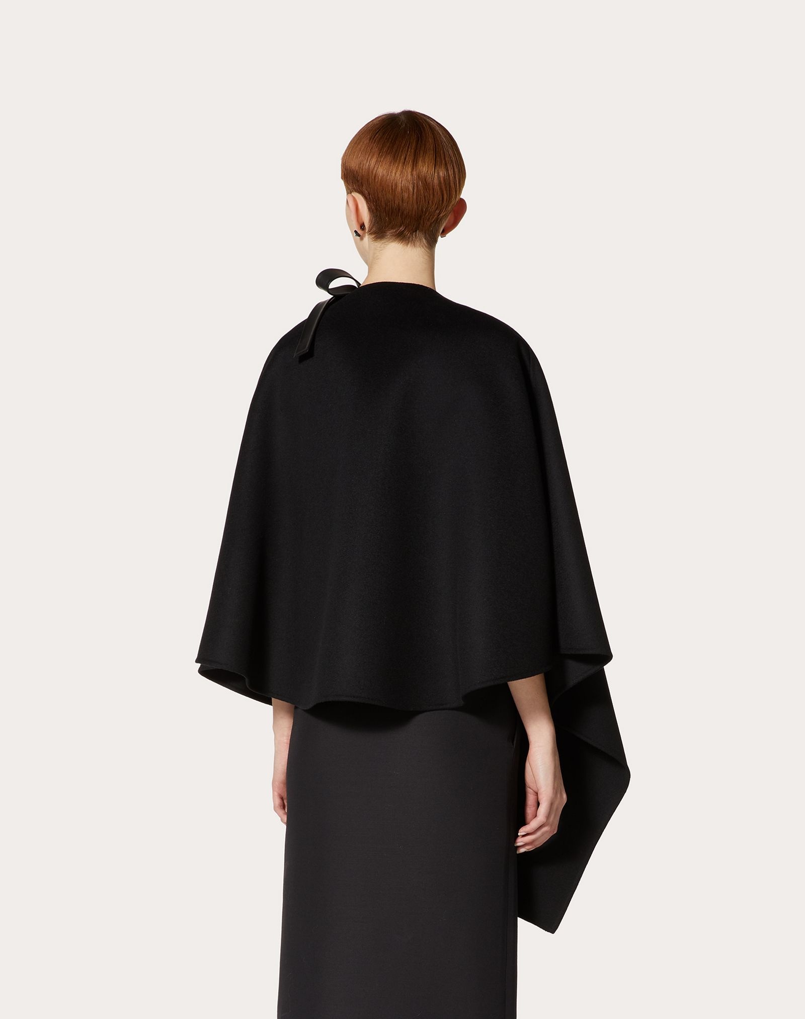 Compact Drap Cape - 4