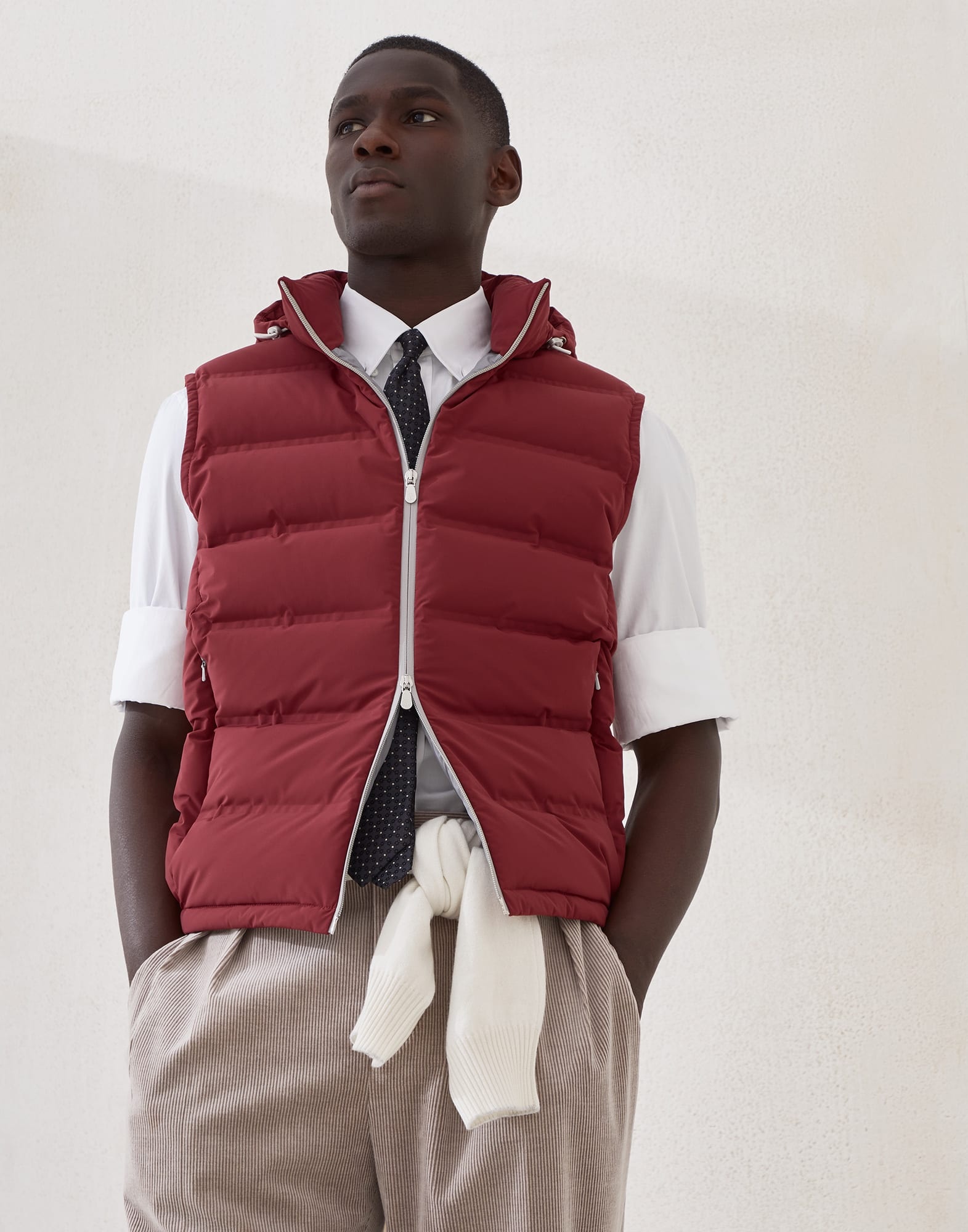 Bonded taffeta down vest with heat-bonded seams and detachable hood - 4
