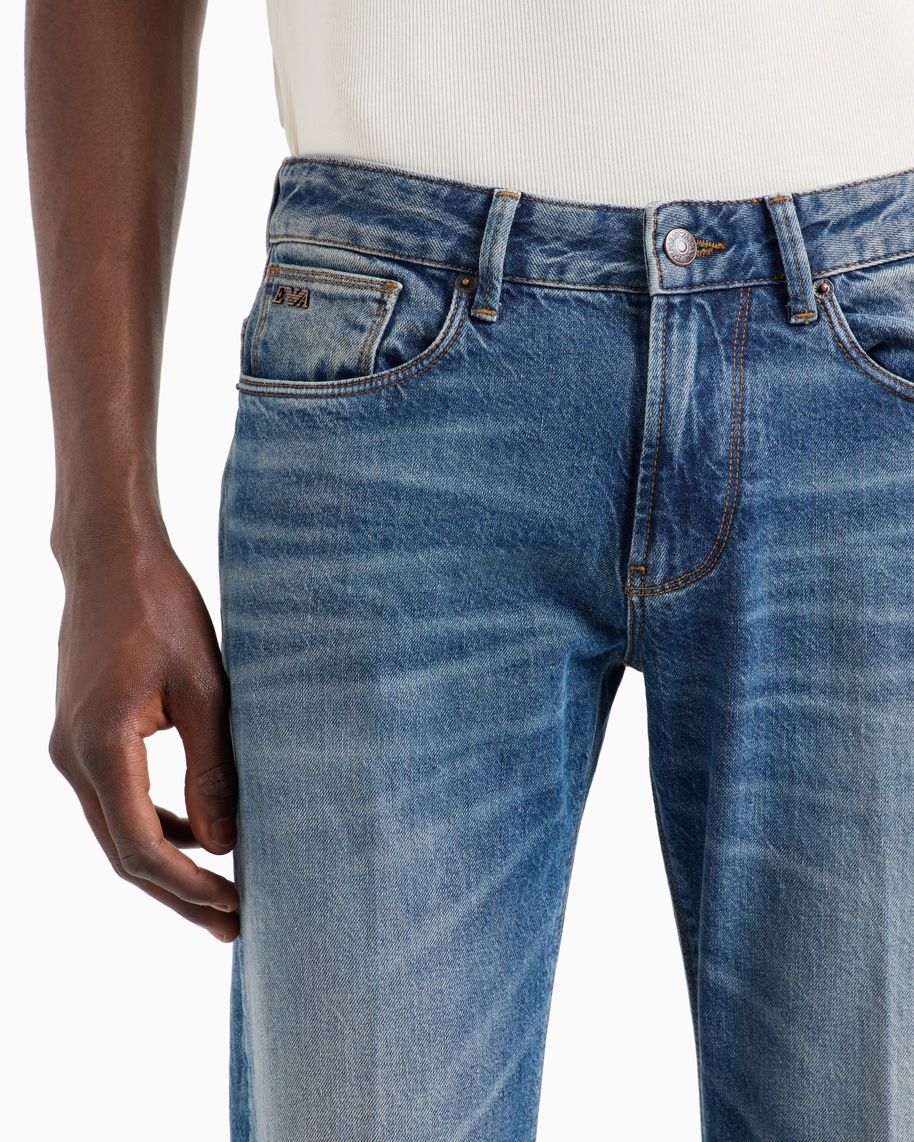 J06 Slim-fit jeans in rinse-wash stretch denim with dirty-effect treatment - 5