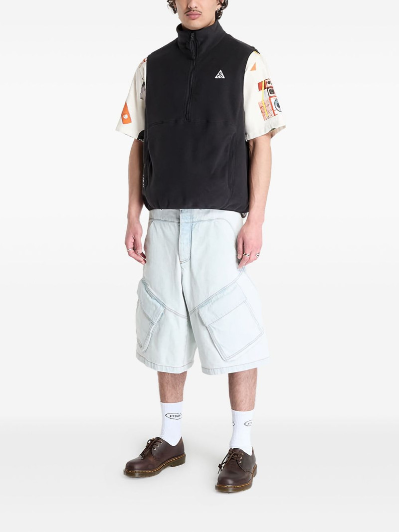 Nike Wolf Tree gilet outlook