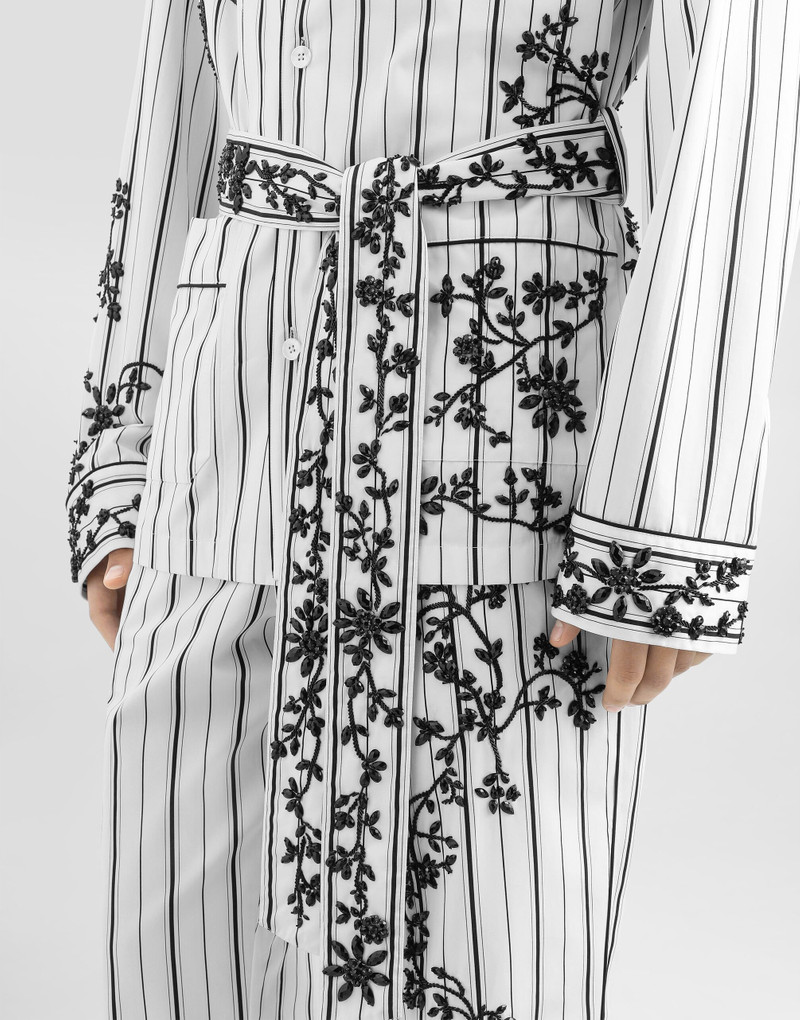 Vanity robe with embroidery 4