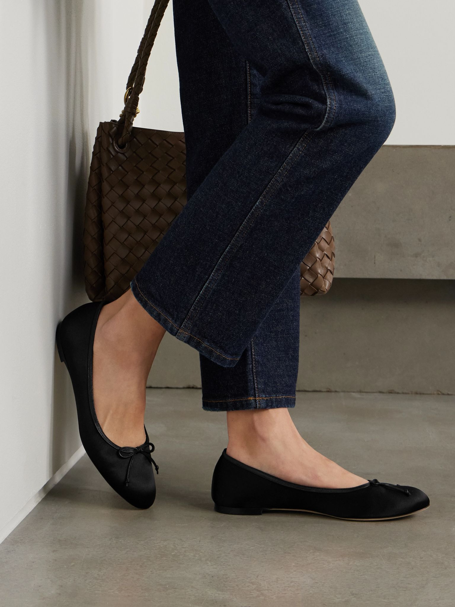 Verallim 10 bow-detailed leather-trimmed satin ballet flats Black - 2