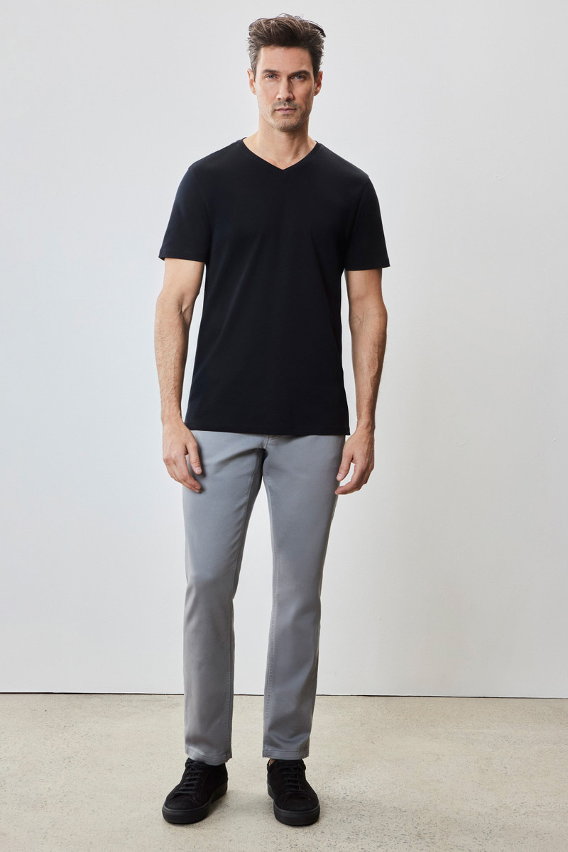 ROBERT BARAKETT The Barakett V Tee outlook