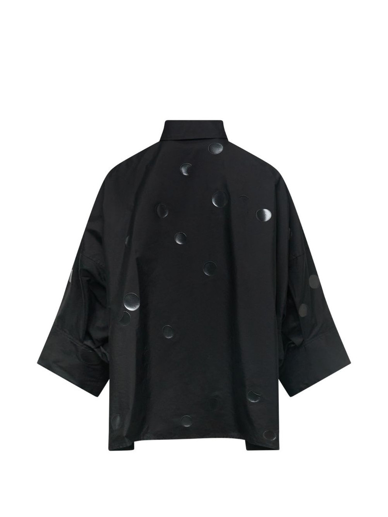 Y's black shirt outlook