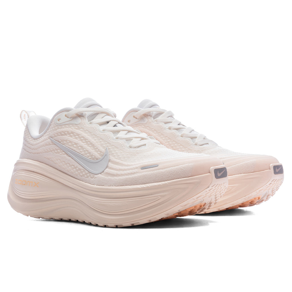 WOMEN'S VOMERO PLUS - GUAVA ICE/SAIL/ORANGE CHALK - 2